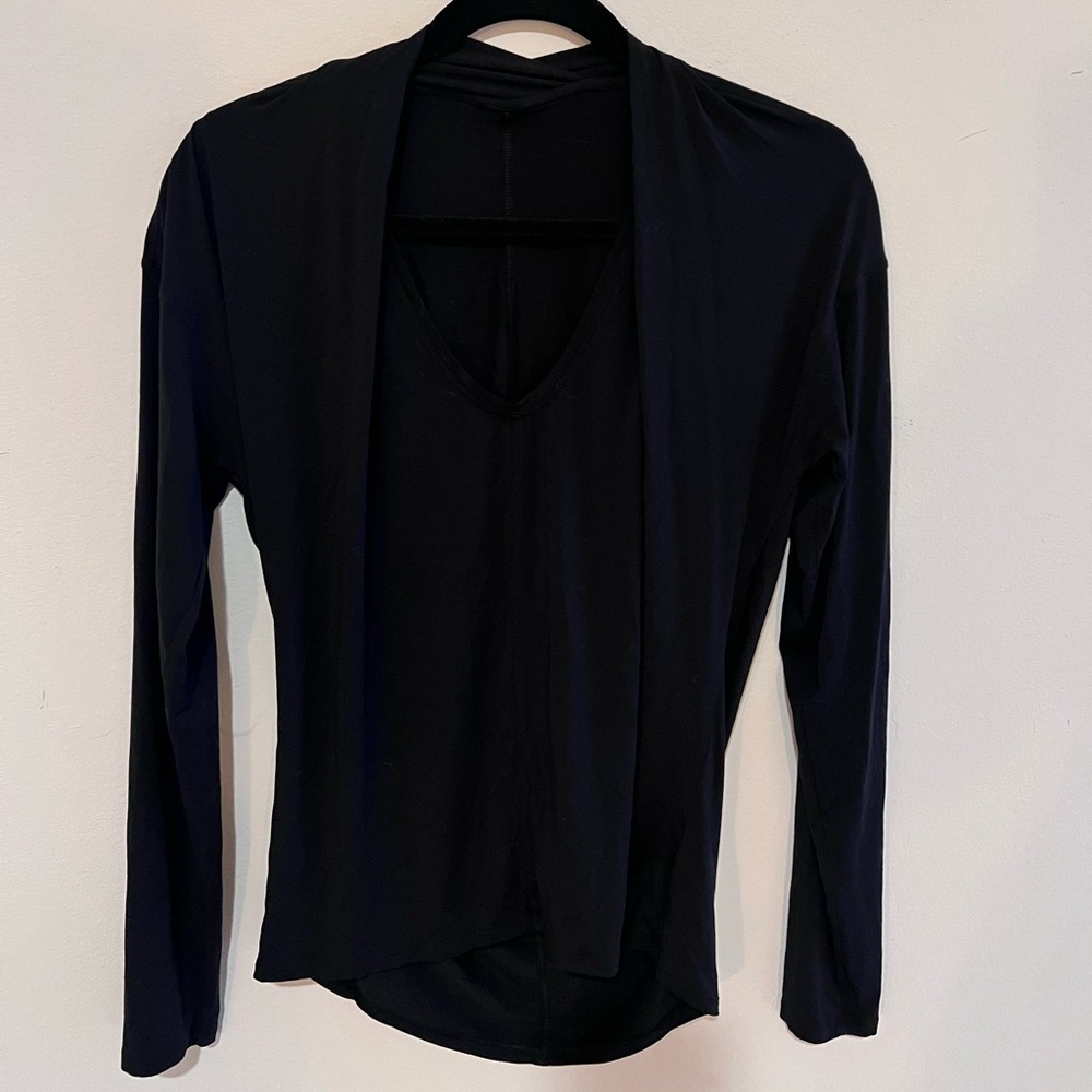 Black Lululemon V neck. Size 4.